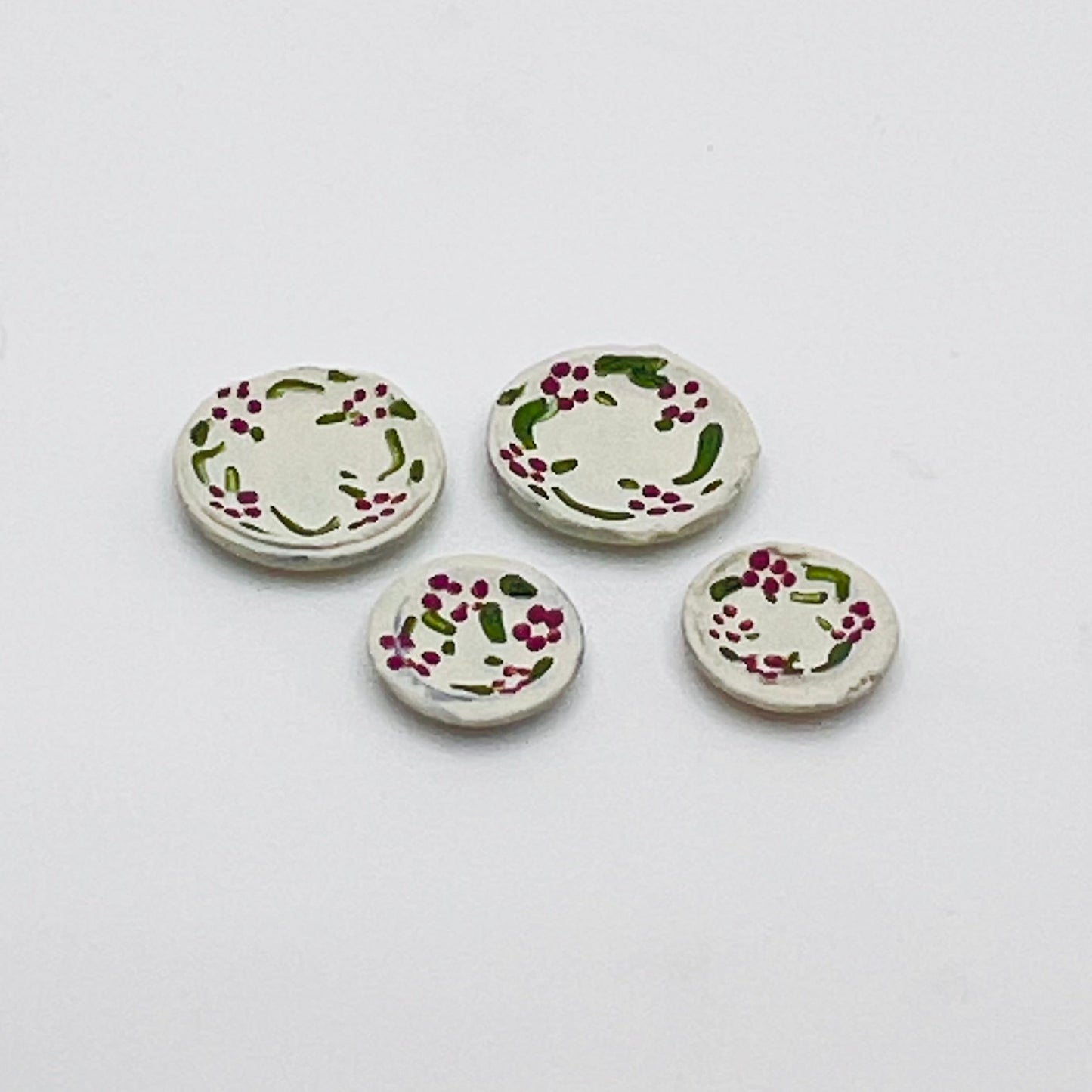 4 Metal Hand Painted Plates - 1/24 Scale Dollhouse Miniature