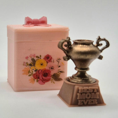Mother's Day Trophy - 3D Printed Kit - Ivette Orellana - 1/12 Scale Dollhouse Miniature