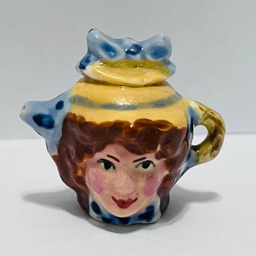 Dolly Varder Teapot - 1/12 Scale Dollhouse Miniature