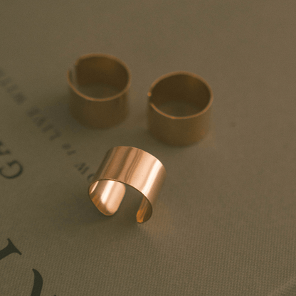 Luster Cigar Band Ring
