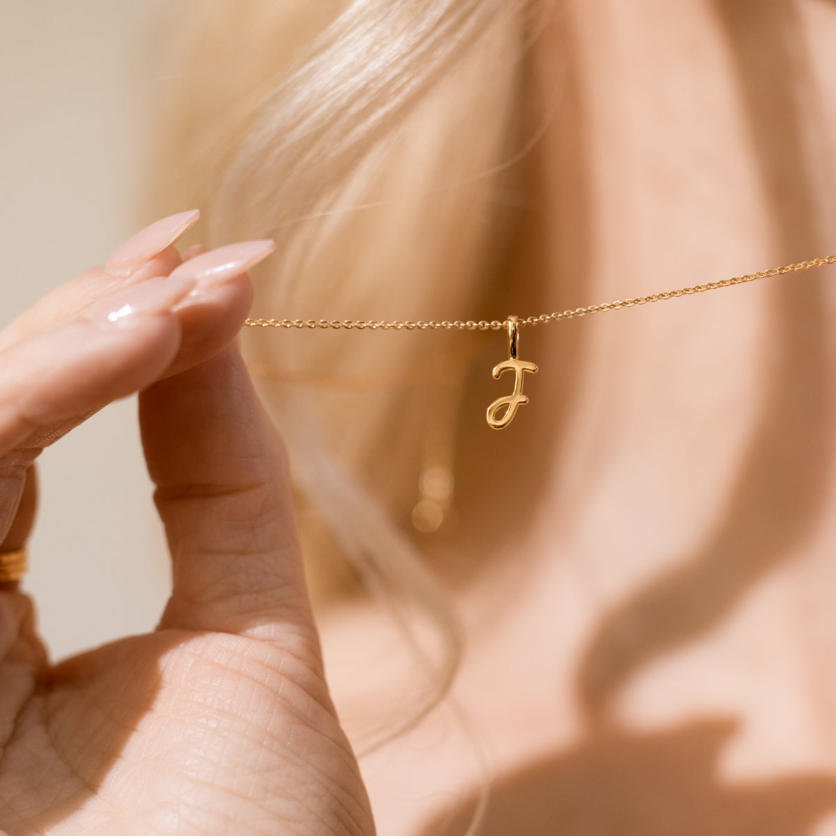 Script Initial R Charm