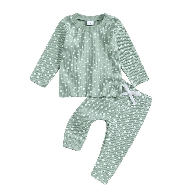 WHITE FLOWERS Lounge Outfit